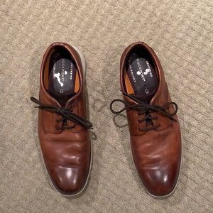 Men’s Rockport shoes.  Size 10.5.